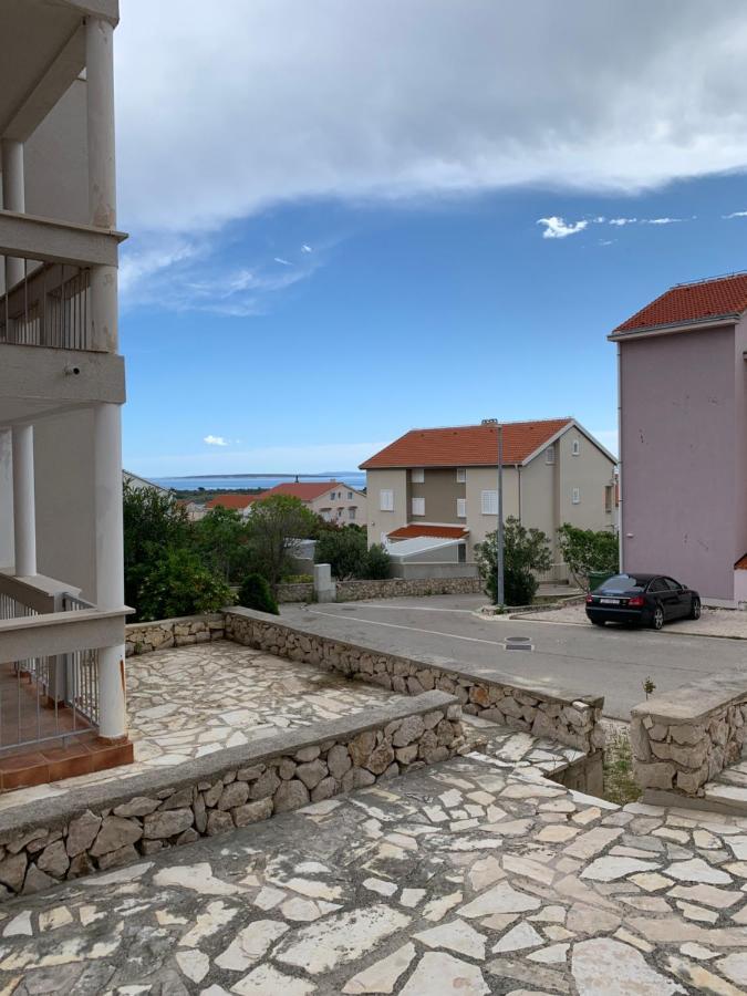 Apartments Mat Novalja Eksteriør bilde