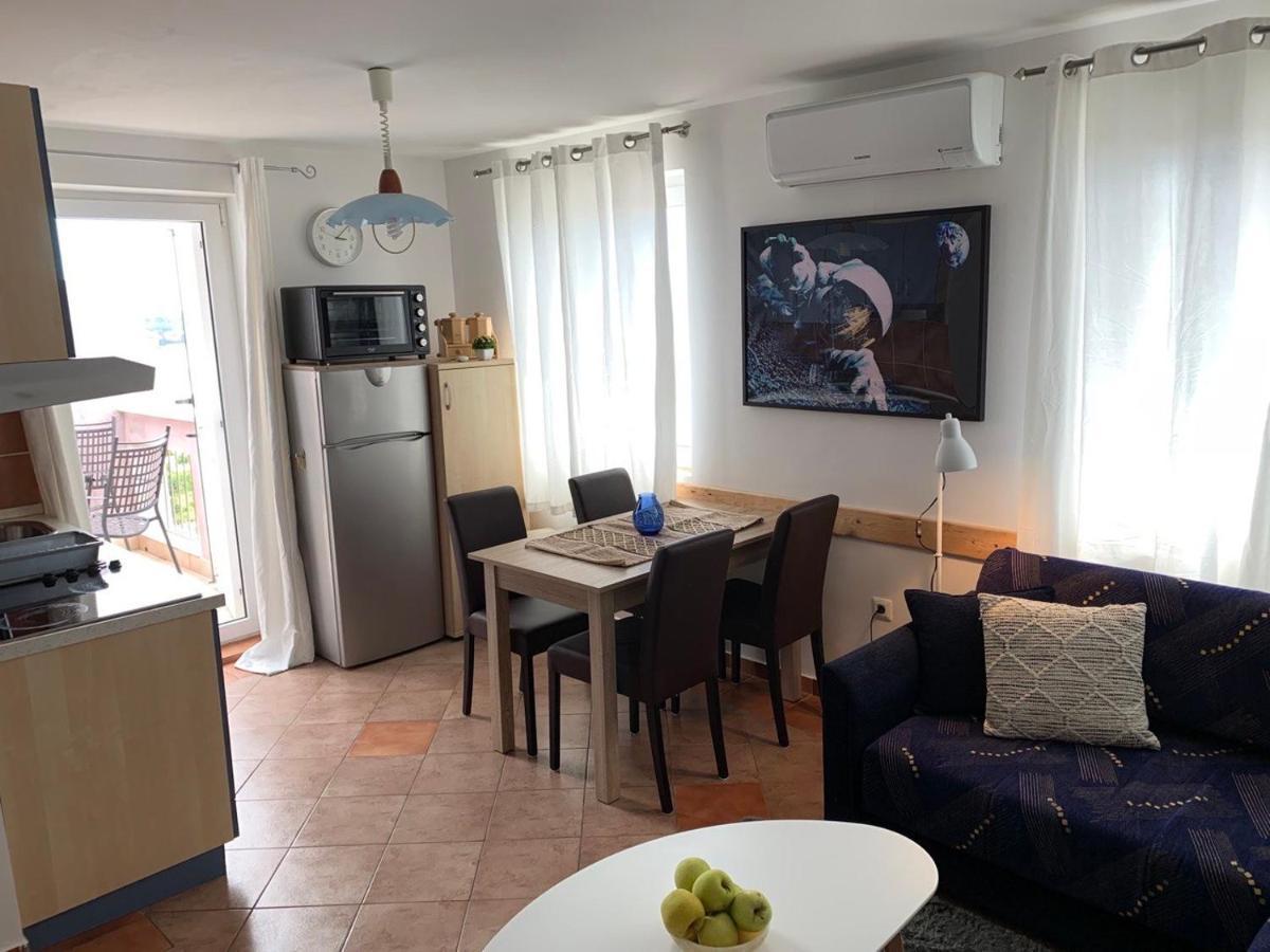 Apartments Mat Novalja Eksteriør bilde