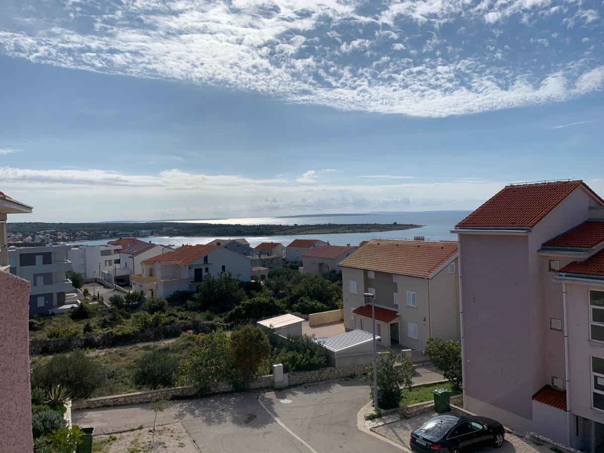 Apartments Mat Novalja Eksteriør bilde